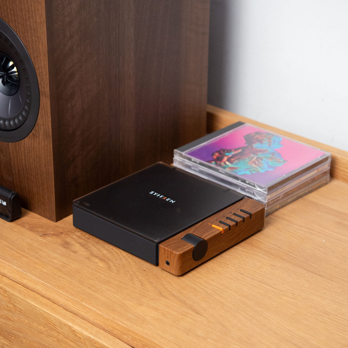 Syitren: R300 Portable Bluetooth CD Player