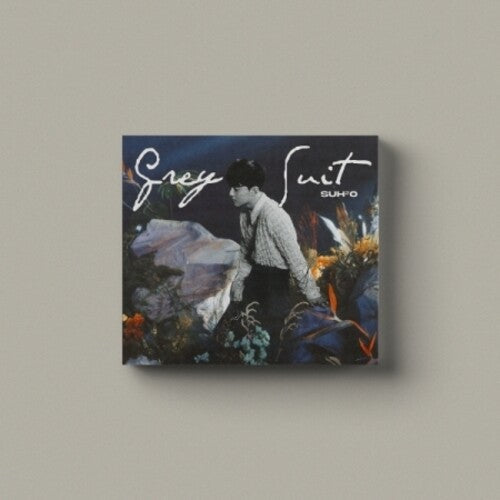 Suho: Grey Suit (Digipak Version) (incl. 28pg Booklet, Photocard, Poster + Poster) - COMPACT DISCS